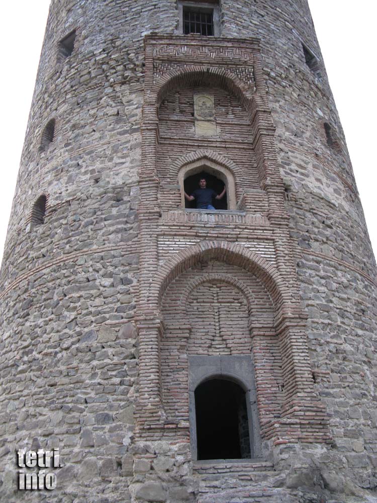 Tower Salkhino. Entrance